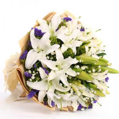 8朵多头香水百合花束 同城鲜花配送