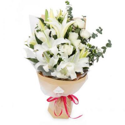 6朵白玫瑰+4朵白百合花束 同城鲜花配送