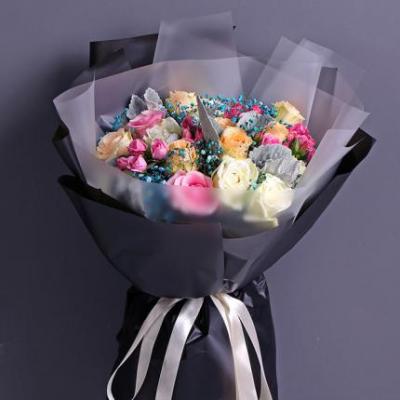 9朵香槟玫瑰+7朵白玫瑰+3朵粉佳人花束 同城鲜花配送