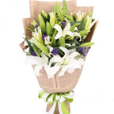 7朵多头香水白百合花束 同城鲜花配送